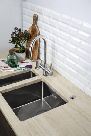 Смеситель для кухни Omoikiri AKITA 4994086, нержавеющая сталь